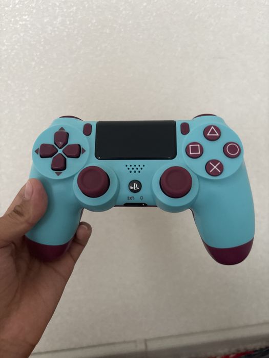 Продам геймпад от PS4 в хорошом состоянии