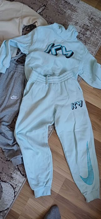 Сет от два екипа и долница Найк