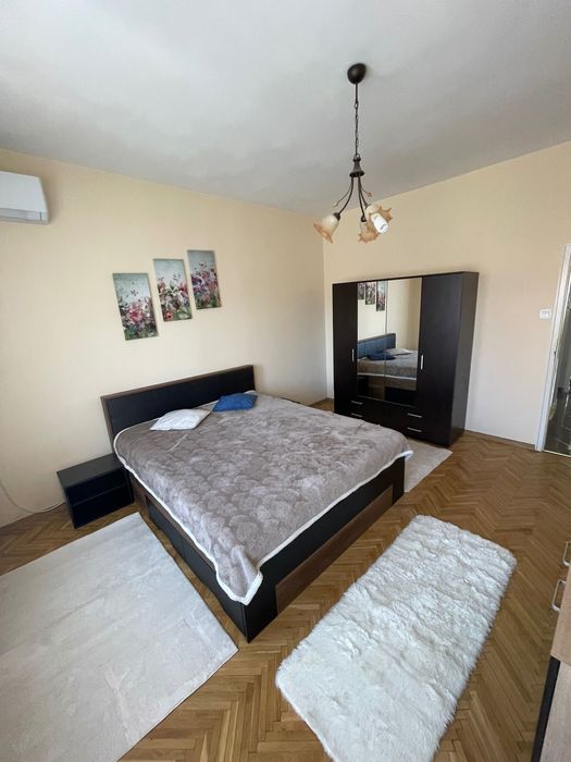 Дава се под наем Тристаен апартамент в Пловдив, Център - 86 кв.м за 561 € - Снимка #9