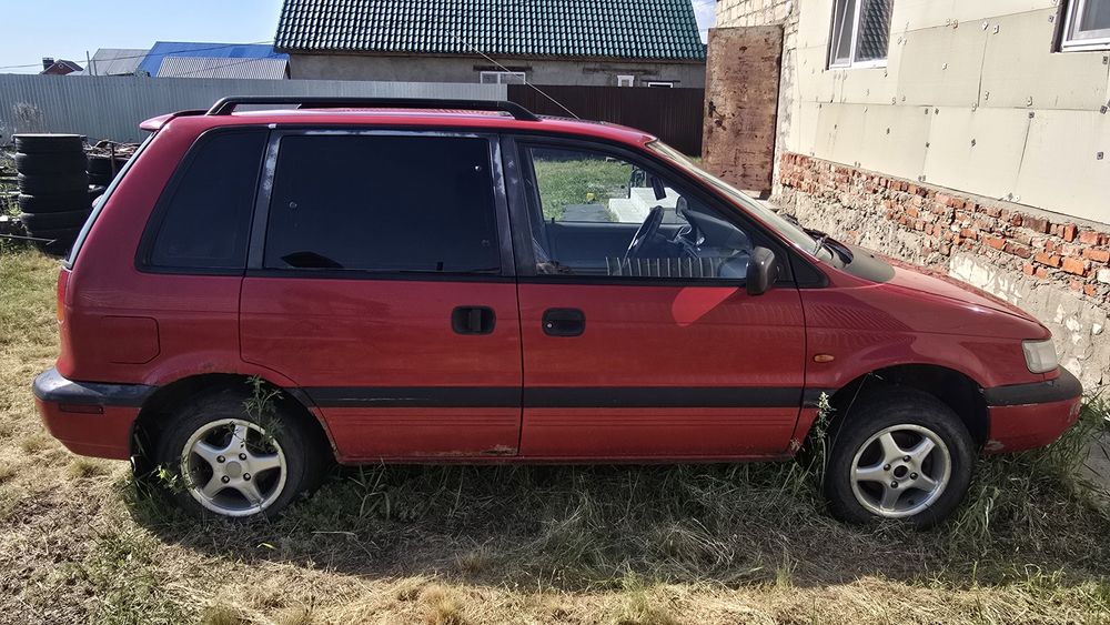 Mitsubishi Space Runner