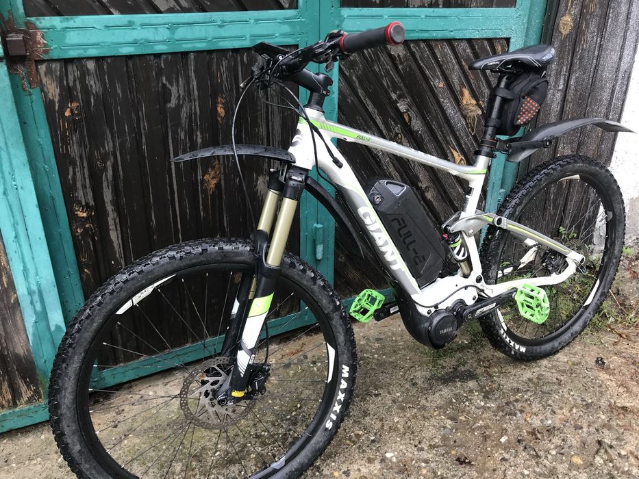 Biciclete electrica ebike full suspension 27.5 Giant