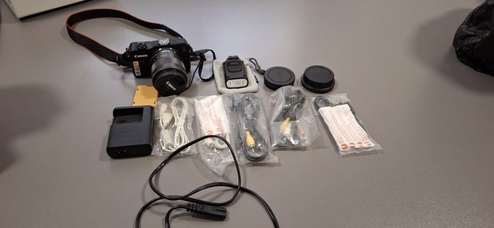 Фотоаппарат canon eos m ef m 18 55 is stm kit