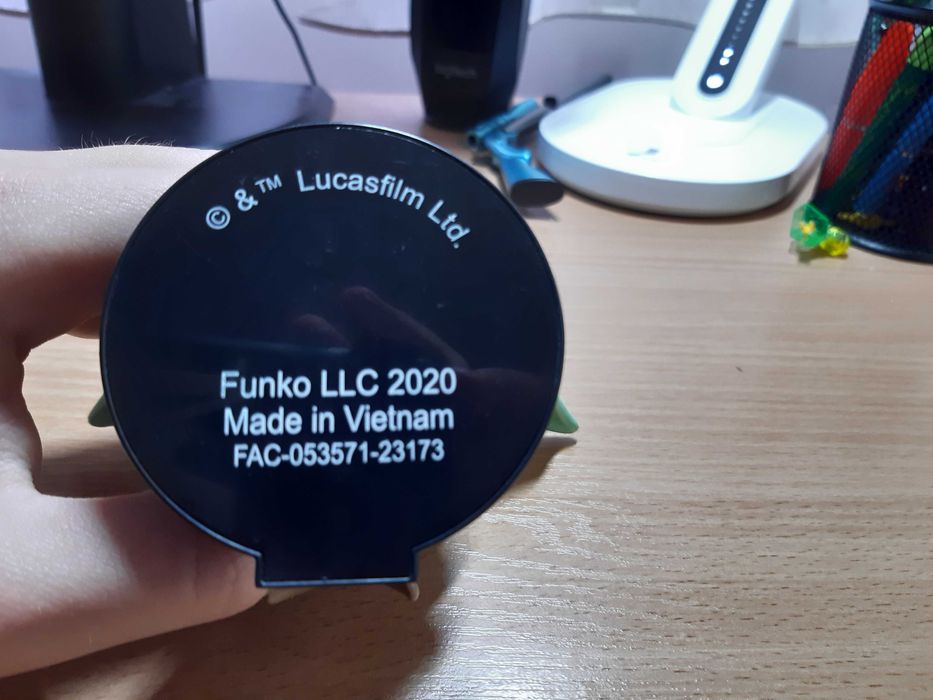 Фигурка Funko POP! The Mandalorian - The Child with Frog [Baby Yoda]