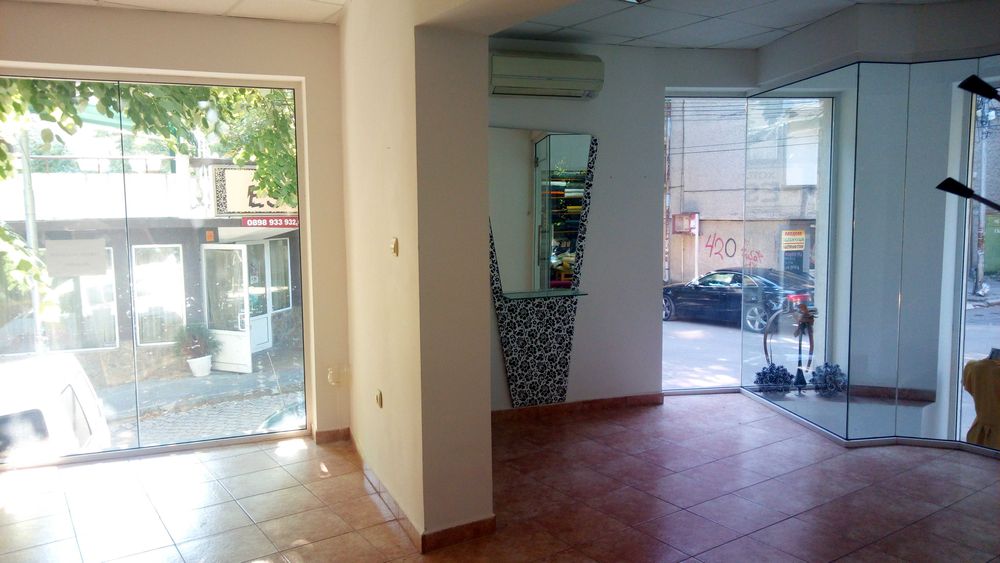Дава се под наем Магазин в Шумен, Център - 40 кв.м за 280.5 € - Снимка #4