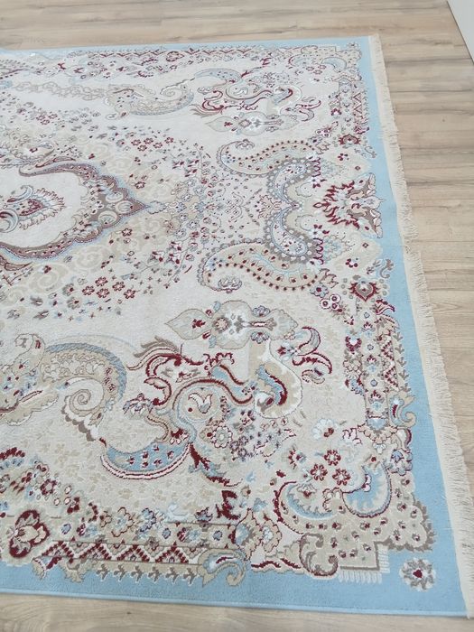 Кілем сатылады...