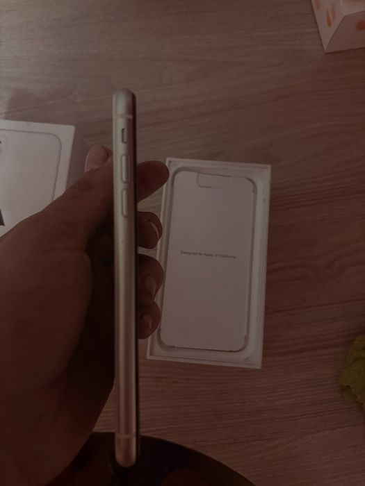 Айфон 11 с каробкой