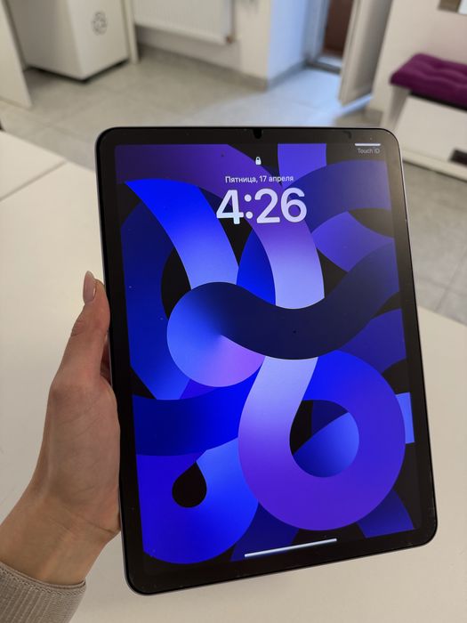 Продам IPad Air 5
