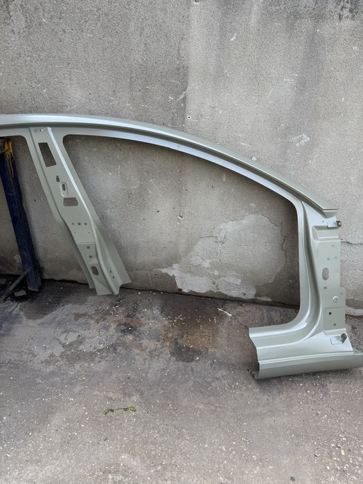 Stalp A prag dreapta fata Tesla model 3 generatiile 1 si 2