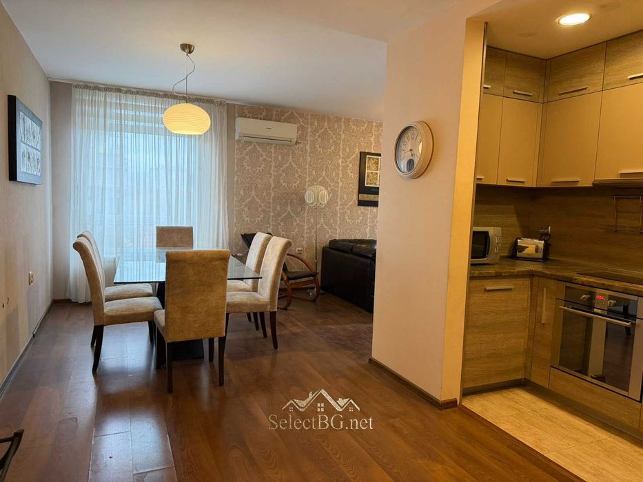 Продава се Тристаен апартамент в Велико Търново, Център - 98 кв.м за 2449 €/кв.м - Снимка #1
