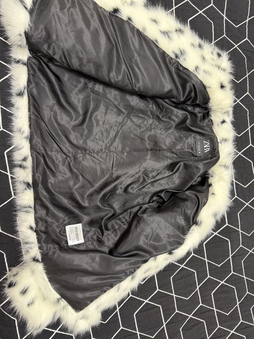 Палто от изкуствен косъм ZARA