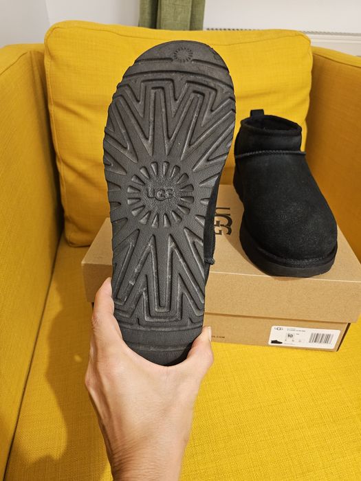 Vand UGG mini dama,negre, marimea 41