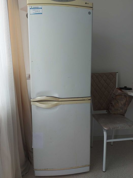 Продам холодильник