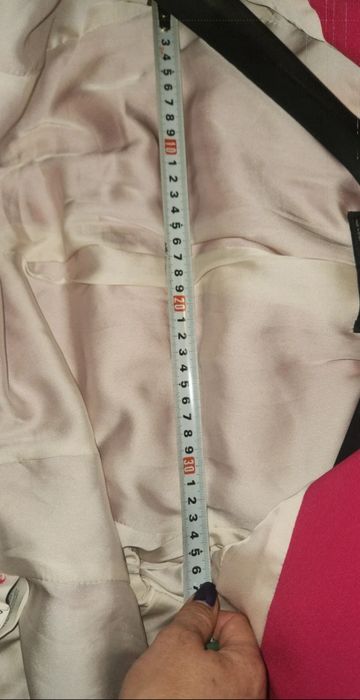 Sacou  Zara roz ciclam magenta cu umeri
Fara defecte
Purtat de 3,4 ori