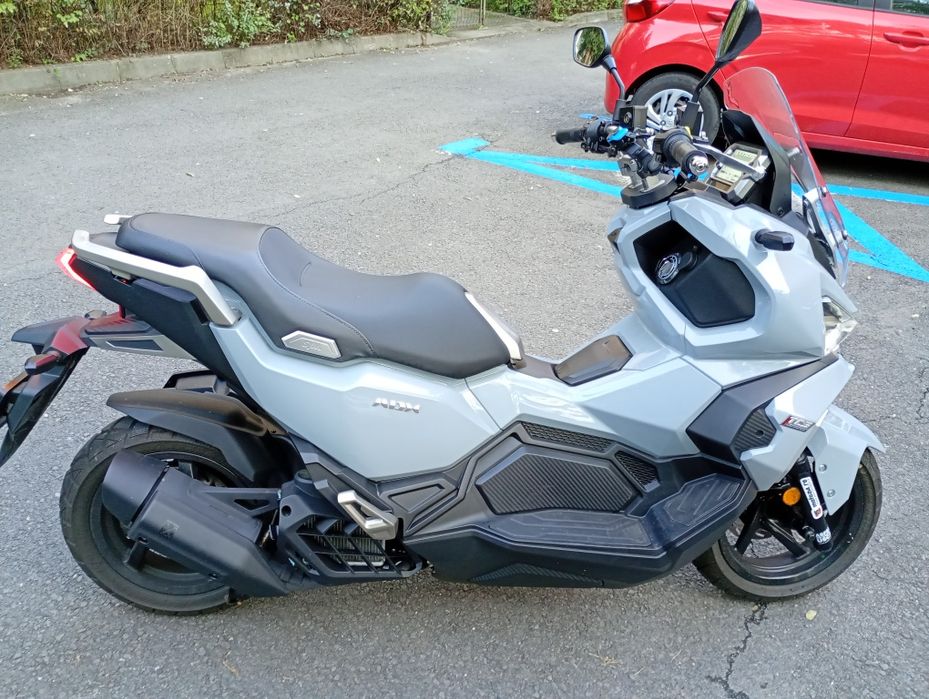 Scuter adventure Sym Adx 125