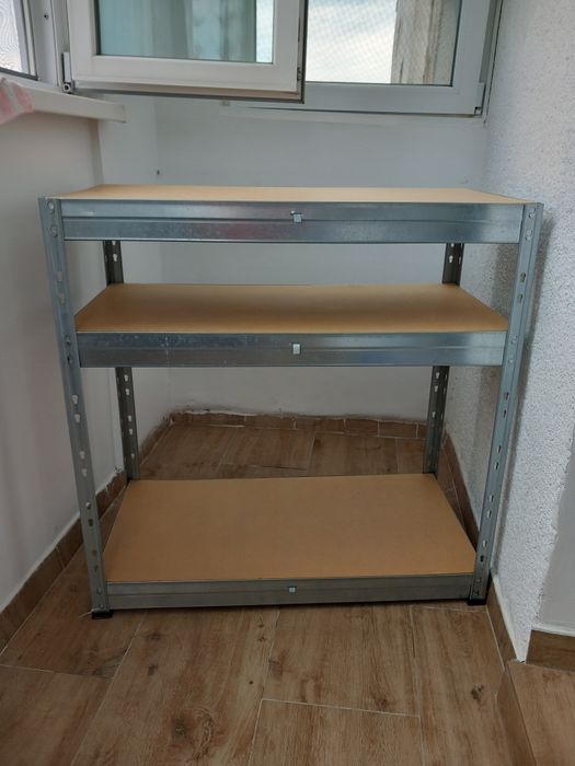 Etajere pentru debara sau balcon ,garaj.