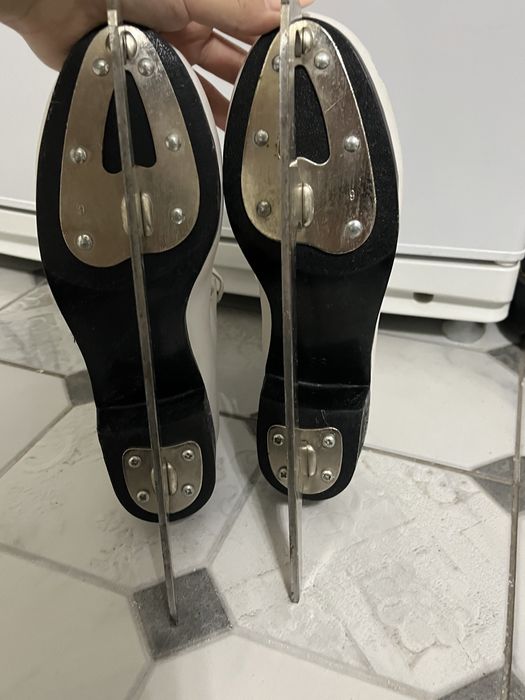 Продам коньки 36р