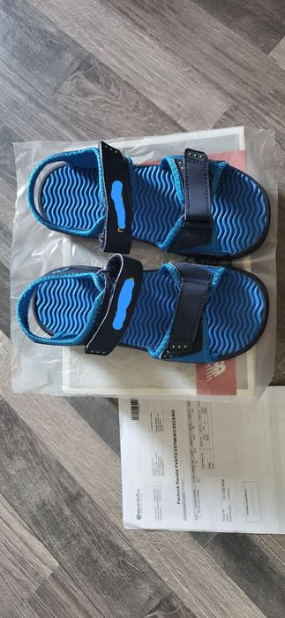 Sandale marimea 33,5