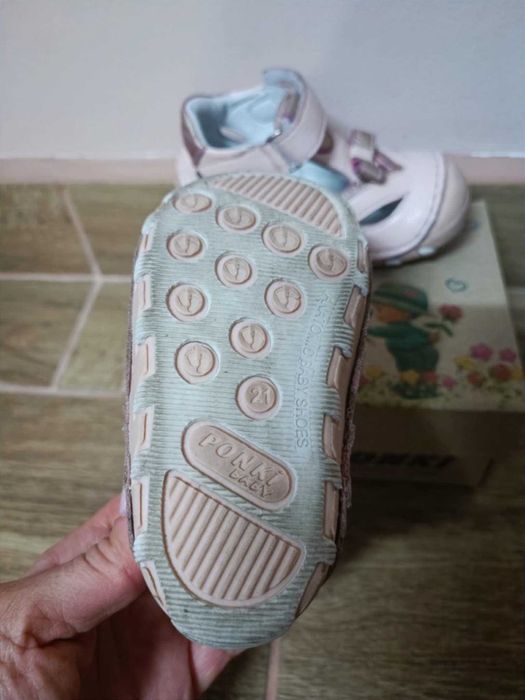 Детски сандали Nike и детски сандали Ponki