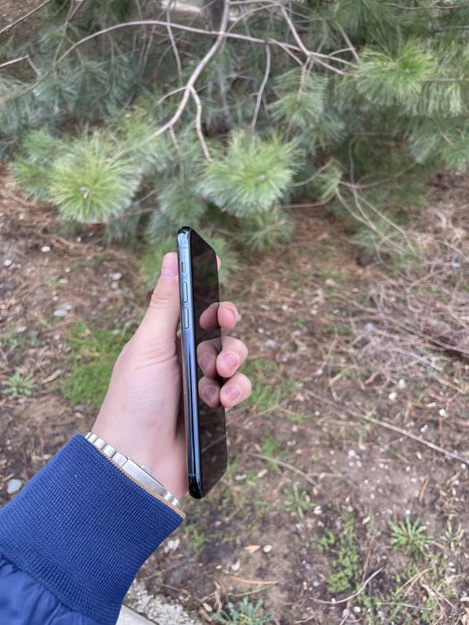 Продам айфон 11 про