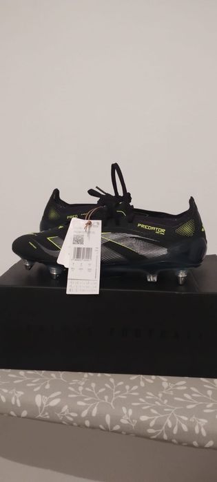 Ghete de fotbal predator elite