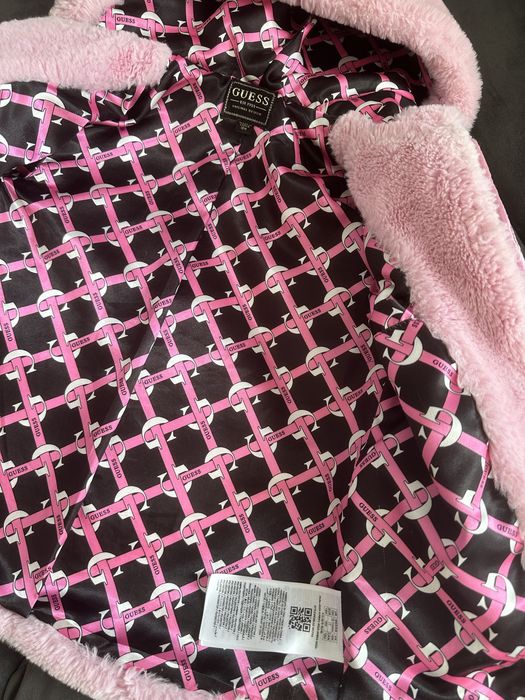 Бебешко палтенце Guess за момиче