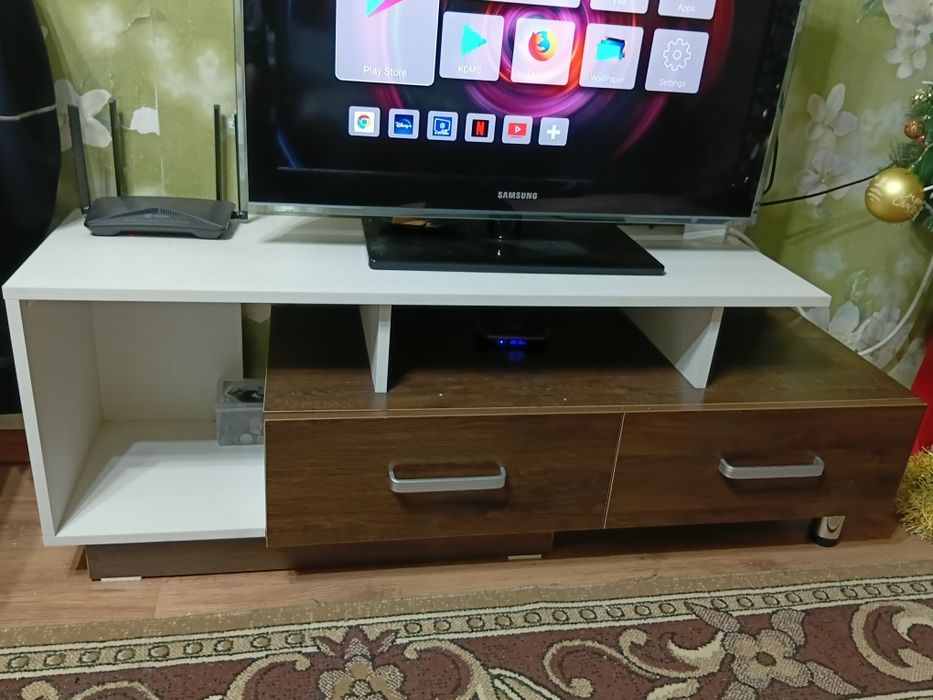 Продам тумбу под телевизор