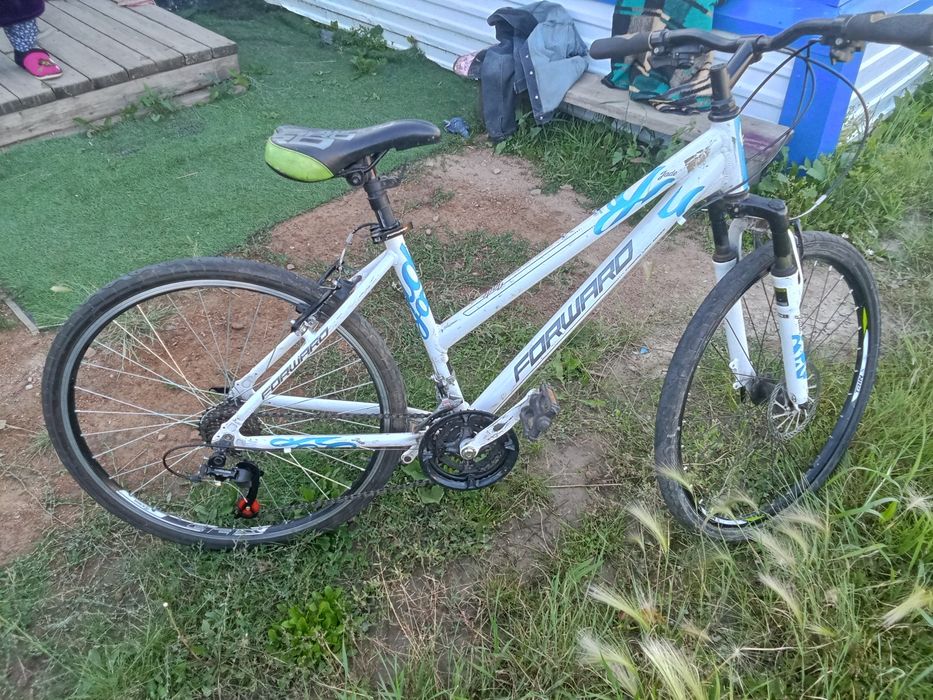 Хоккейные шлемы и форма