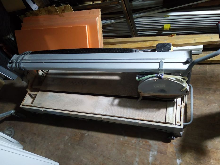 Электрический плиткорез