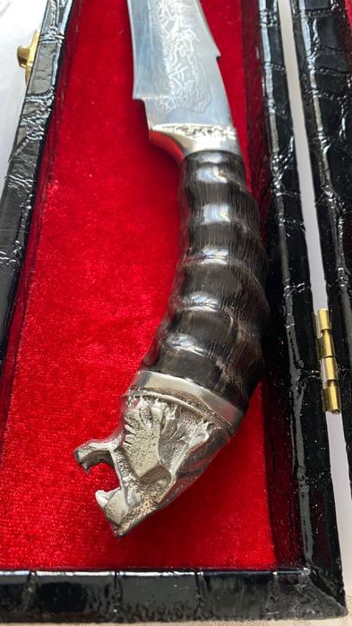 Продам нож новый