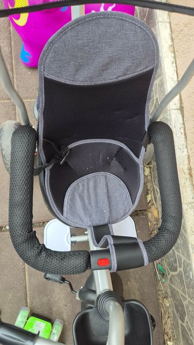 Tricicleta 3 in 1 cu scaun rotativ