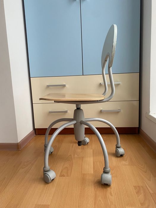 Стул детский. Ученический. Продам.