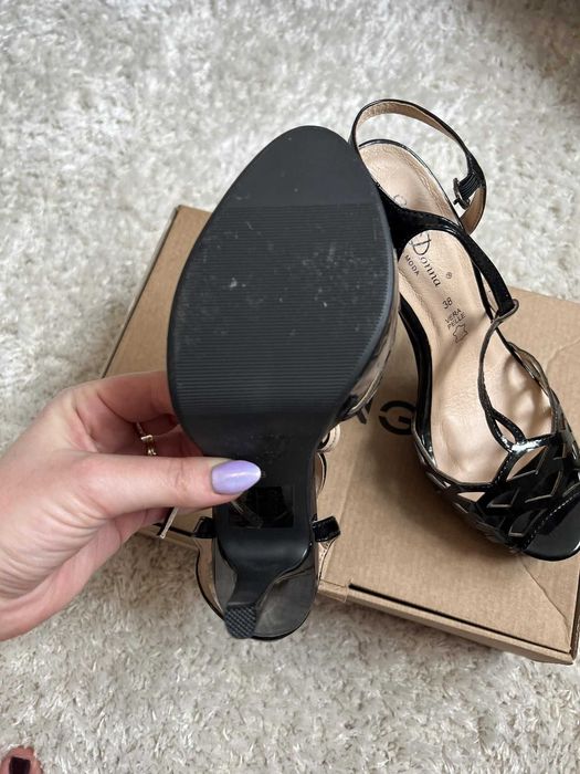 Rochie de seara  si pantofi de gala 38