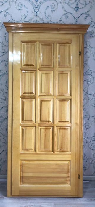 Продам двери глухие новые  размеры 210-90:250-95