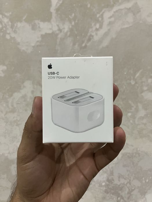 USB - C 20W Power Adapter