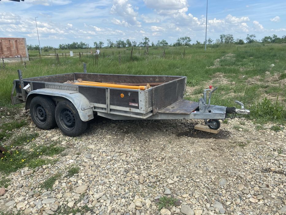 Vand remorca pentru utilaje de 3000 kg
