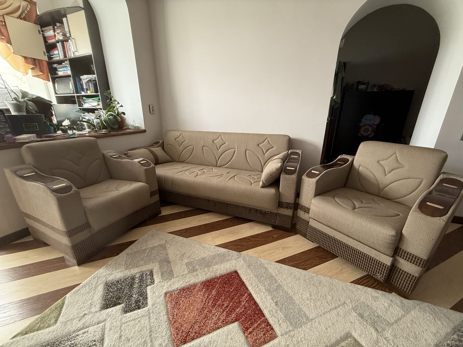 Продам диван с креслами