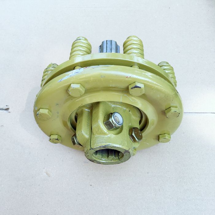 Ambreiaj atasabil universal cardan utilaje agricole