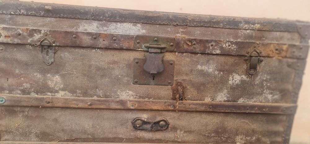 Cufăr vechi din 1880 – piesă autentică de epocă