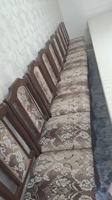 Стол со стульями