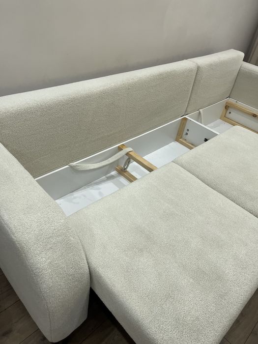 Трендовый диван букле/тедди