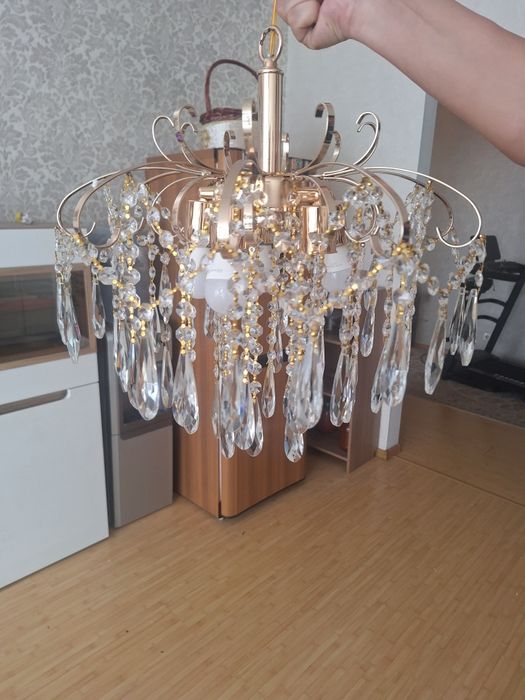 Люстра  4 штук  продаются