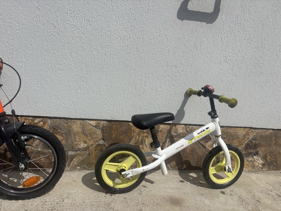 Vând biciclete pentru copii .