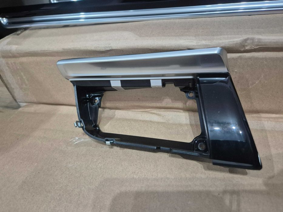 Set trimuri ornamente bord usi Porsche Macan 95B 2014-2018 Piano Black