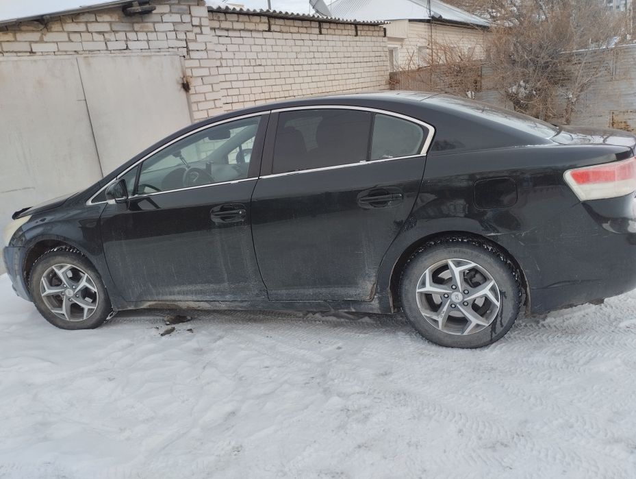 Таета Авенсис 2011г