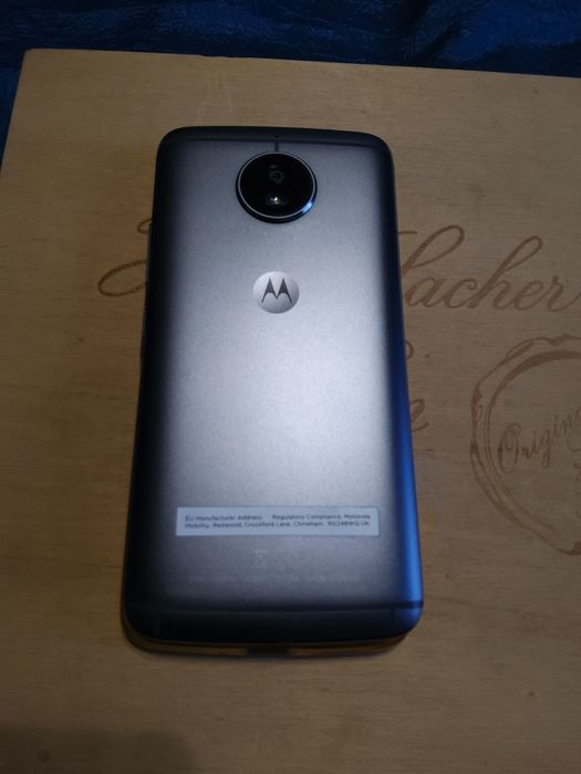 Motorola  moto g5s телефон