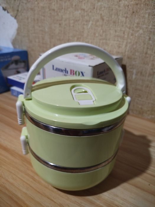 Продам ланч бокс в отличном состоянии,  пользовались мало
