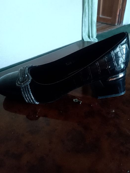 Туфли янги бир марта кийилган