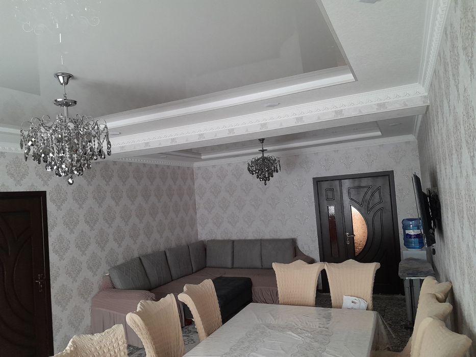 Yakkasaroyda uchaska sotiladi 3, sotiglik 12 xona 3 ta san uzel