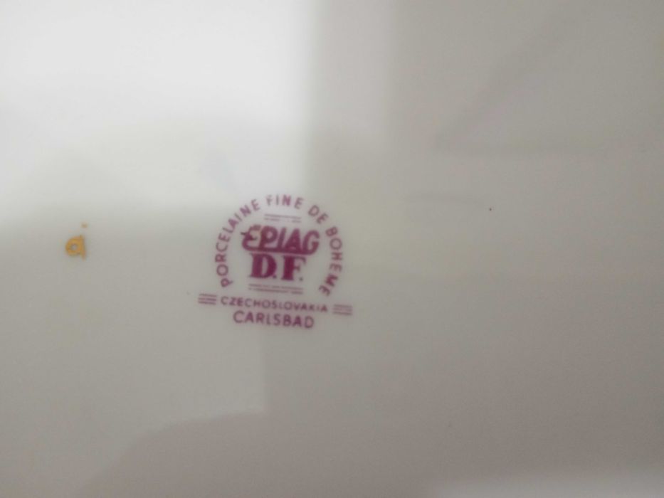 продам тарелки мадонна и  2 блюда