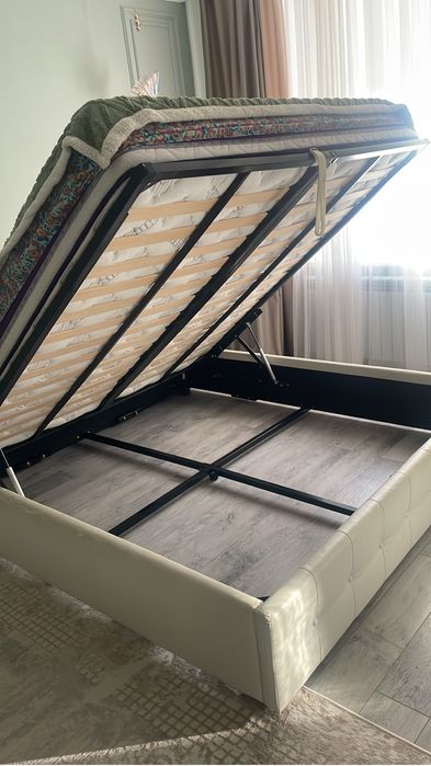 Двуспальный кровать